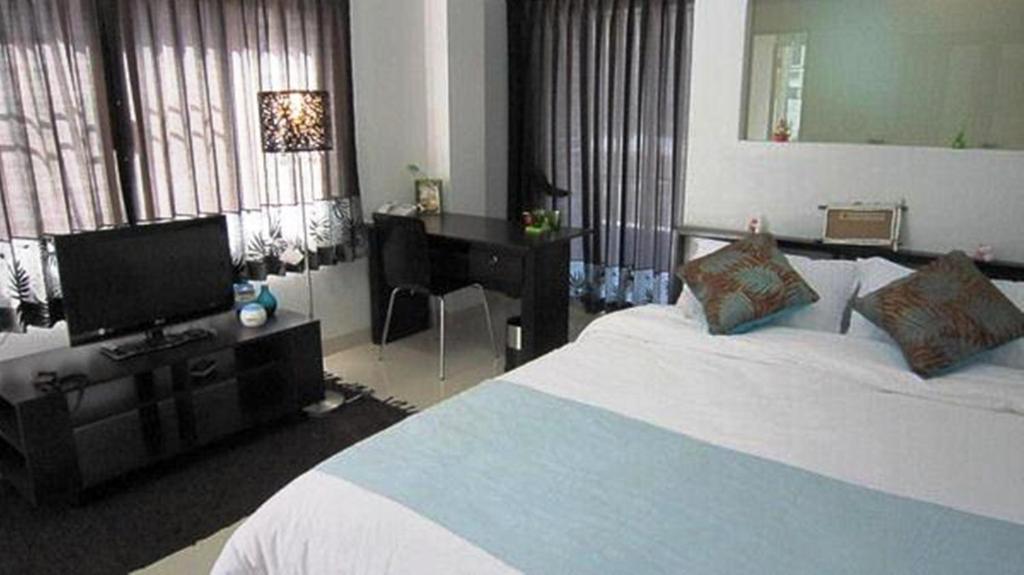 Centana Apartment Бангкок Номер фото