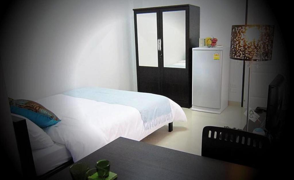Centana Apartment Бангкок Номер фото